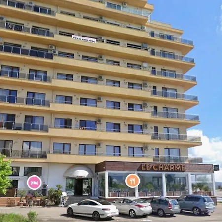 Ella Summerland Apartment *